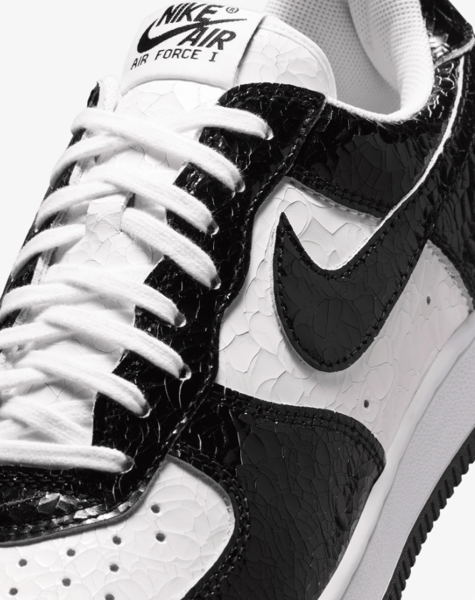 Nike Low-Top Sneakers – Black & White Crackle Finish