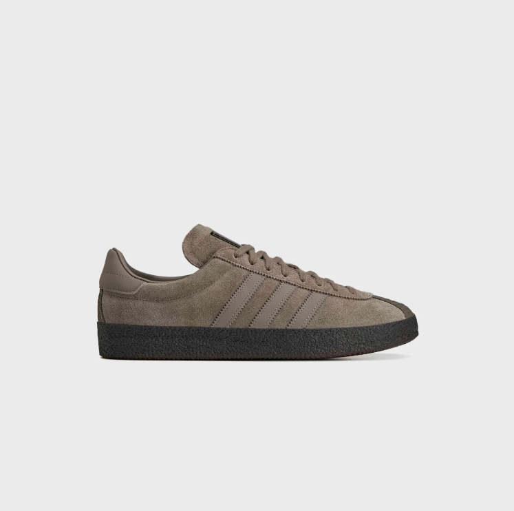adidas Low-Top Sneakers – Taupe & Black Textured Detail