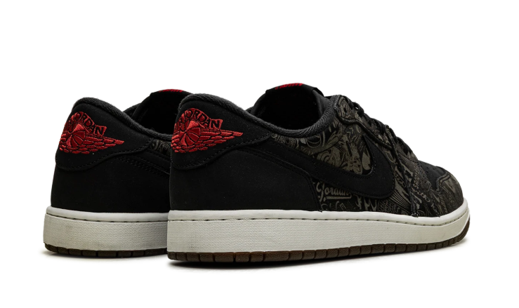 Jordan Low-Top Sneakers – Black Graphic & Brown Sole