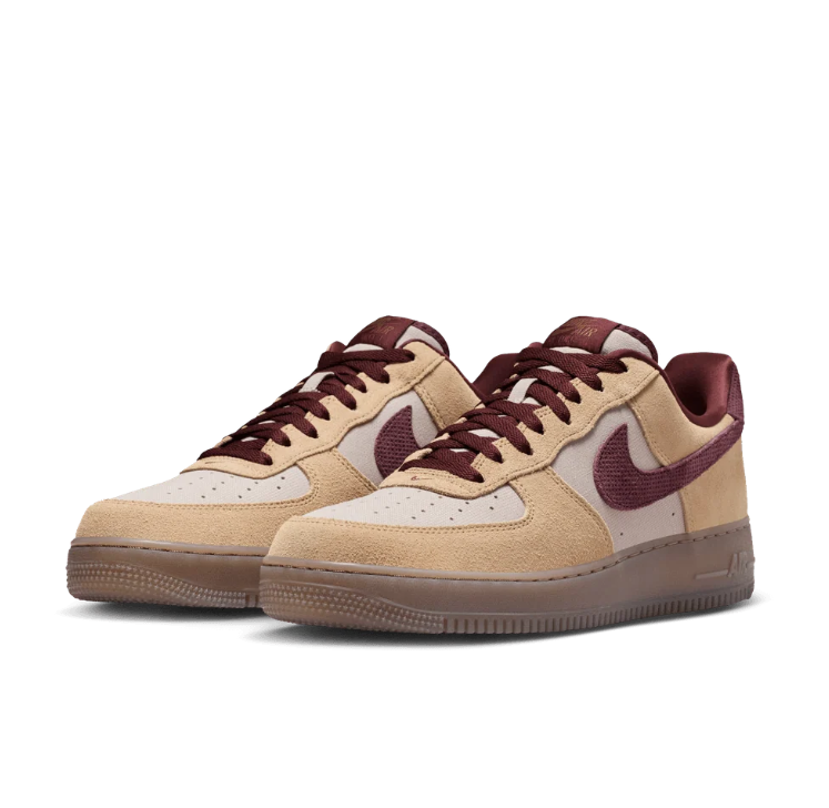 Nike Low-Top Sneakers – Tan & Burgundy