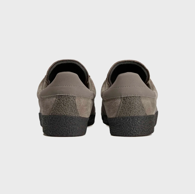adidas Low-Top Sneakers – Taupe & Black Textured Detail