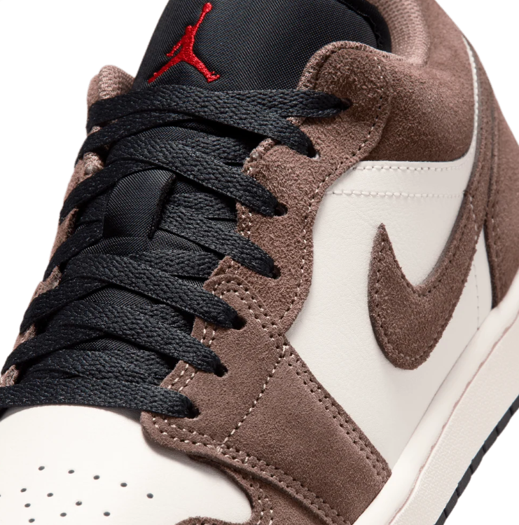 Jordan Low-Top Sneakers – Brown, Cream