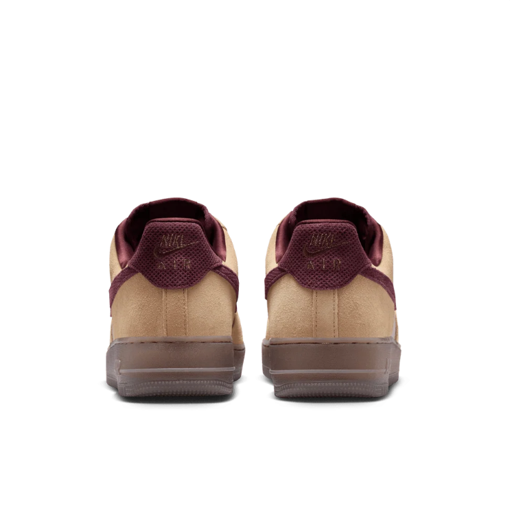 Nike Low-Top Sneakers – Tan & Burgundy
