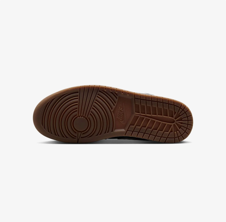 Jordan Low-Top Sneakers – Black & White Quilted Detail