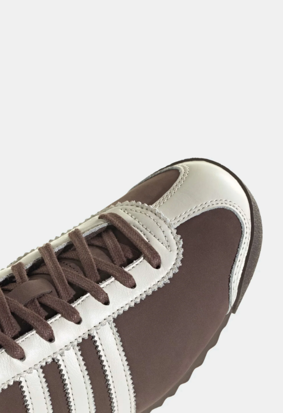 adidas Low-Top Sneakers – Dark Brown & Cream