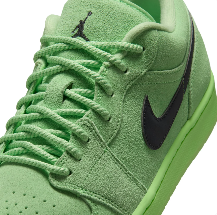 Jordan Low-Top Sneakers – Light Green & Black