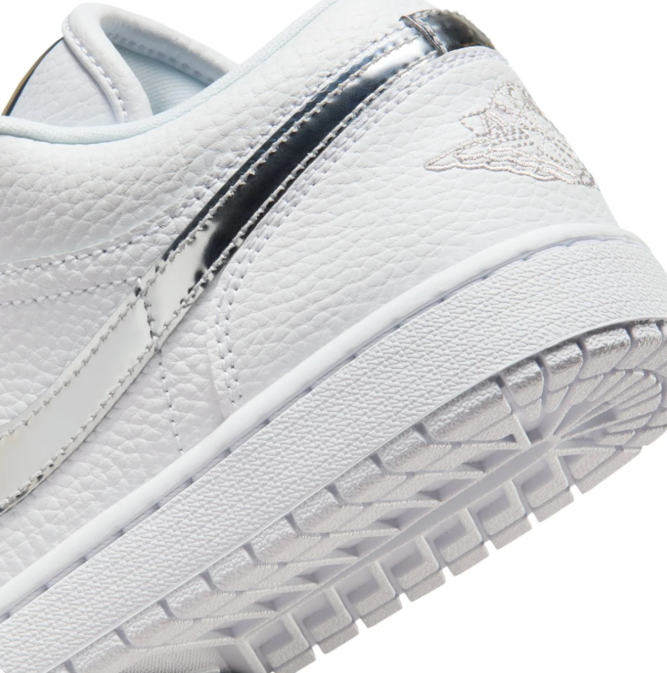 Jordan Low-Top Sneakers – White & Metallic Silver