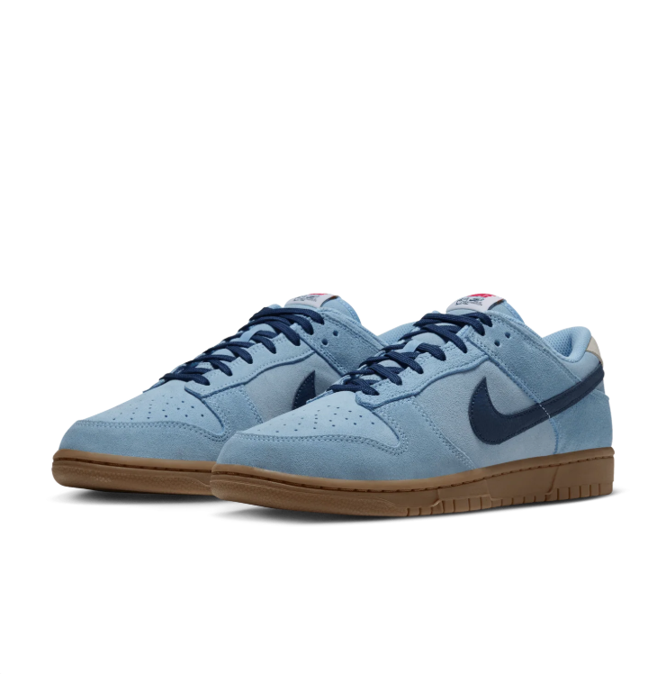 Nike Low-Top Sneakers – Light Blue, Navy & Gum