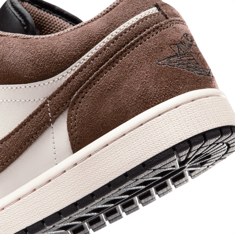 Jordan Low-Top Sneakers – Brown, Cream